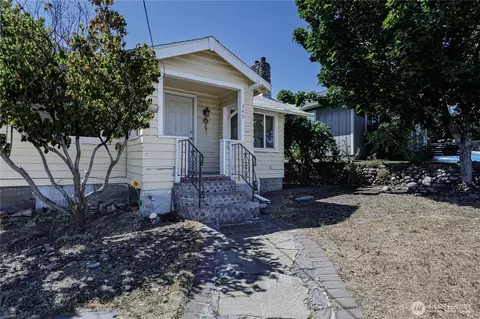 145 Crawford Ave, Wenatchee, WA 98801