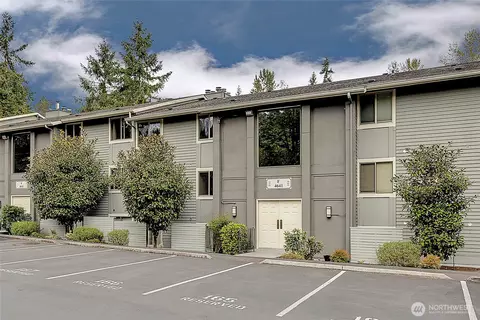 4641 W Lake Sammamish Pkwy SE #F105, Issaquah, WA 98027