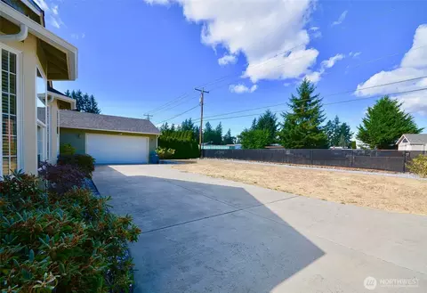 17114 Spanaway Loop Rd S, Spanaway, WA 98387 photo 2