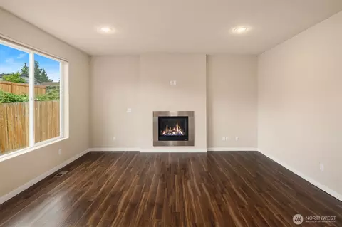 Living - 1 SE 115th St, Everett, WA 98208 photo 8 of 8