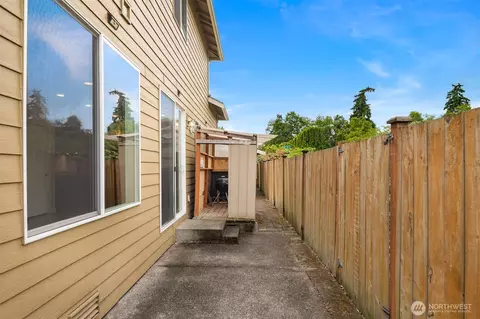 Exterior - 1 SE 115th St, Everett, WA 98208 photo 6 of 6