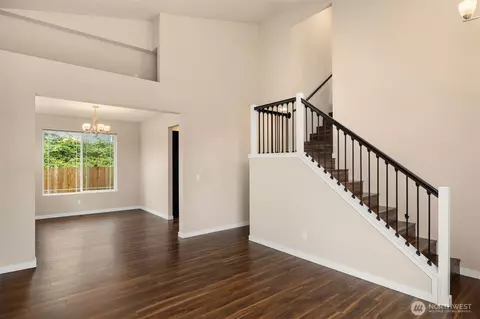 Living - 1 SE 115th St, Everett, WA 98208 photo 2 of 8