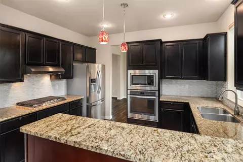 Kitchen - 1 SE 115th St, Everett, WA 98208 photo 1 of 5