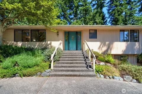 379 Snohomish Dr, La Conner, WA 98257