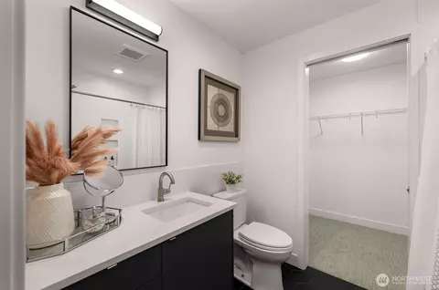 Bath - 222 A 10th Ave E, Seattle, WA 98102 photo 2 of 4