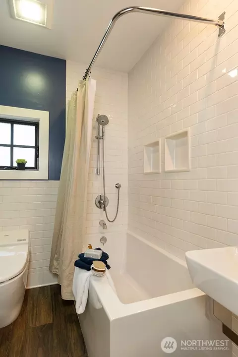 1815 N 55th St, Seattle, WA 98103 photo 18