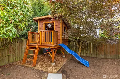 1815 N 55th St, Seattle, WA 98103 photo 36