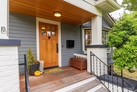 1815 N 55th St, Seattle, WA 98103