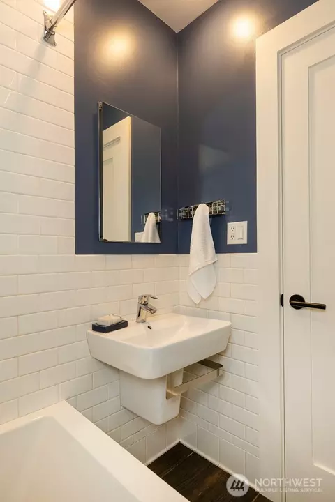 1815 N 55th St, Seattle, WA 98103 photo 17