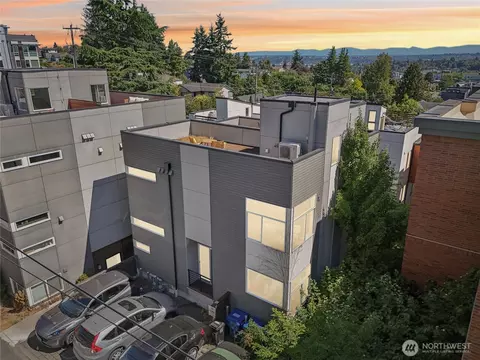 4109 SW Oregon St, Seattle, WA 98116