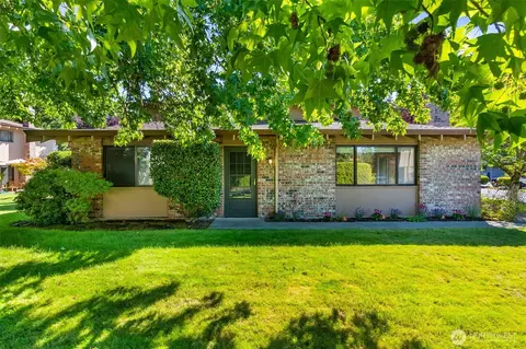 2810 Garden Ct #A, Steilacoom, WA 98388