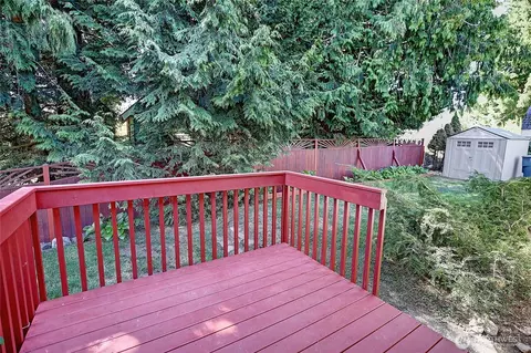 Exterior - 122 73rd St SW, Everett, WA 98203 photo 5 of 6