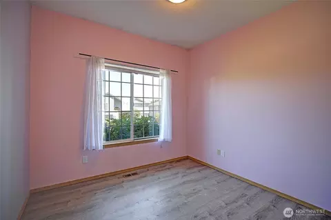 Bedroom - 122 73rd St SW, Everett, WA 98203 photo 2 of 2