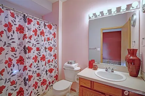 Bath - 122 73rd St SW, Everett, WA 98203 photo 1 of 2
