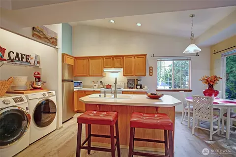 Kitchen - 122 73rd St SW, Everett, WA 98203 photo 1 of 4