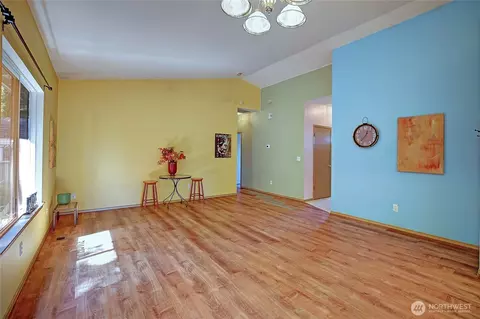 Living - 122 73rd St SW, Everett, WA 98203 photo 3 of 3