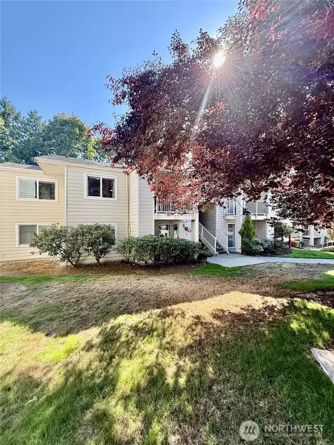 975 Aberdeen Ave NE #E403, Renton, WA 98056