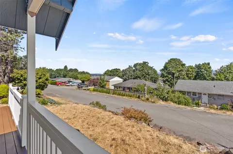 Exterior - 216 Bridge Way, Everett, WA 98201 photo 8 of 15
