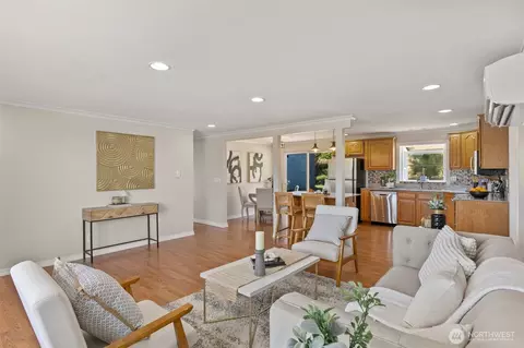 Living - 216 Bridge Way, Everett, WA 98201 photo 6 of 6