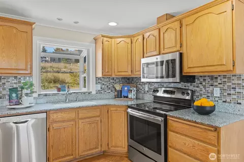 Kitchen - 216 Bridge Way, Everett, WA 98201 photo 6 of 6