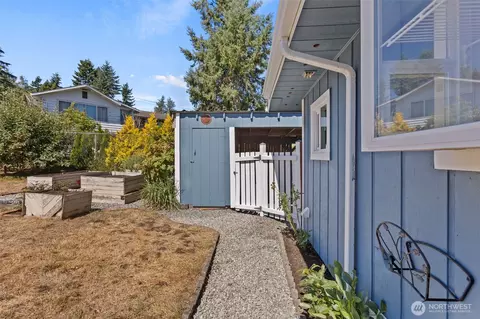 Exterior - 216 Bridge Way, Everett, WA 98201 photo 11 of 15