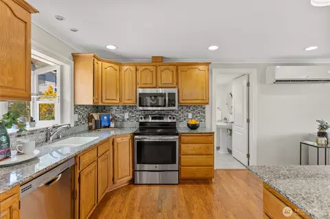 Kitchen - 216 Bridge Way, Everett, WA 98201 photo 3 of 6