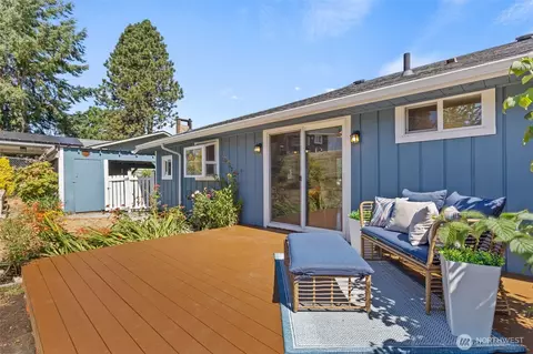 Exterior - 216 Bridge Way, Everett, WA 98201 photo 13 of 15