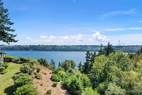 824 30th St NW #8A, Gig Harbor, WA 98335