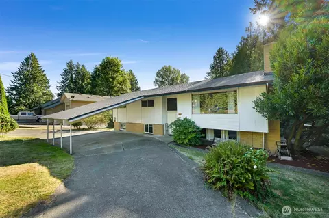 2011 Windsor Dr, Mount Vernon, WA 98273