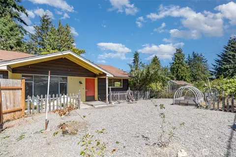 154 NE 194th St, Shoreline, WA 98155
