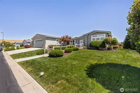562 Canyon Dr #58, East Wenatchee, WA 98802