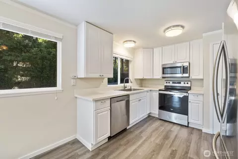Kitchen - 210 219th Pl SW, Bothell, WA 98021 photo 1 of 2