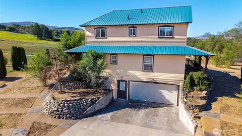 6 Orchard Loop S, Tonasket, WA 98855