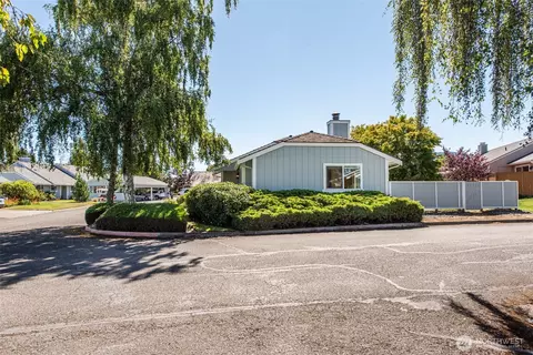 Exterior - 823 N Bakehouse Ct, Sequim, WA 98382 photo 5 of 13