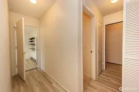 Entry Way - 823 N Bakehouse Ct, Sequim, WA 98382 photo 2 of 2
