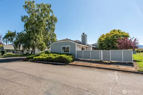Exterior - 823 N Bakehouse Ct, Sequim, WA 98382 photo 6 of 13