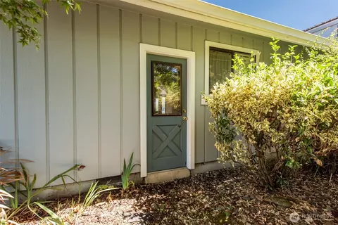 Exterior - 823 N Bakehouse Ct, Sequim, WA 98382 photo 11 of 13
