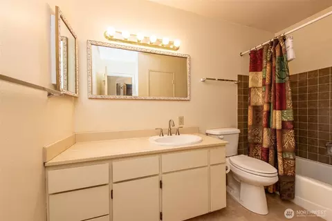 Bath - 823 N Bakehouse Ct, Sequim, WA 98382 photo 1 of 1