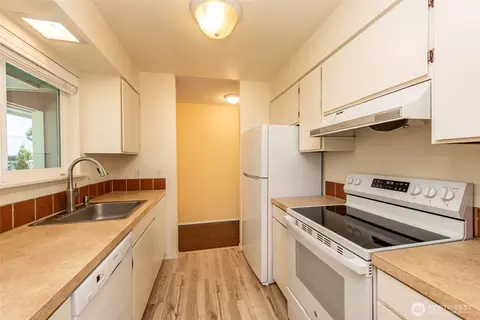 Kitchen - 823 N Bakehouse Ct, Sequim, WA 98382 photo 1 of 4