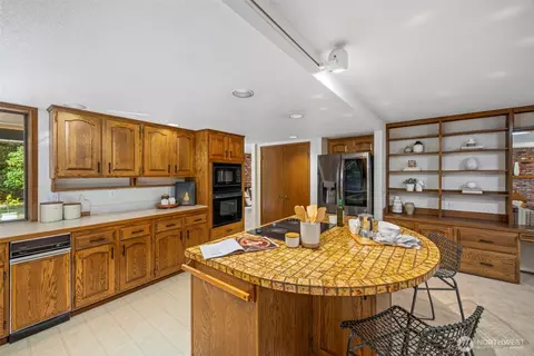 Kitchen - 14103 26th Ct SE, Mill Creek, WA 98012 photo 4 of 5