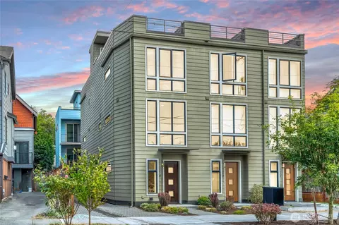 618 N 49th St, Seattle, WA 98103