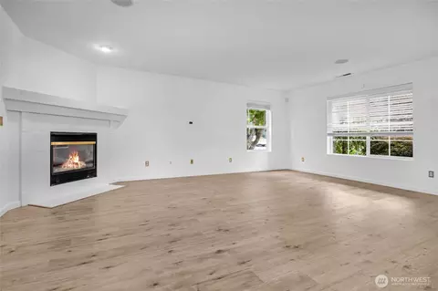 Living - 3903 154th Pl SE, Bothell, WA 98012 photo 6 of 6