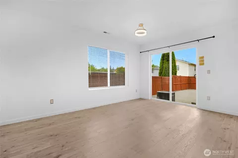 Living - 3903 154th Pl SE, Bothell, WA 98012 photo 2 of 6