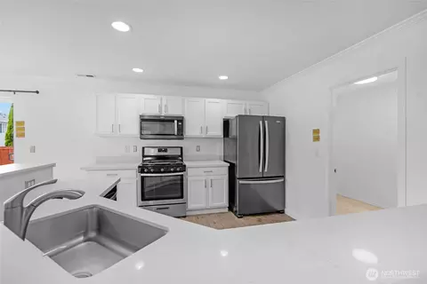 Kitchen - 3903 154th Pl SE, Bothell, WA 98012 photo 1 of 3