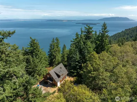 792 Day Lake Rd, Eastsound, WA 98245