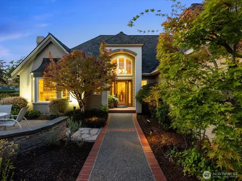 9804 Marine View Dr, Mukilteo, WA 98275