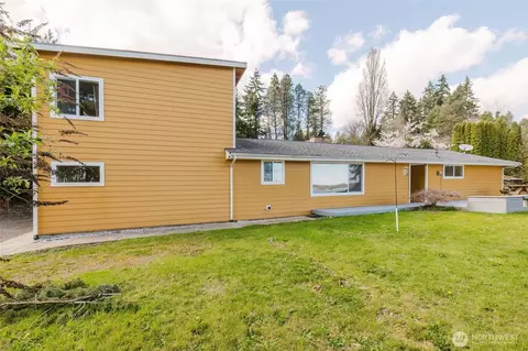 4540 NW Inverness Ct, Bremerton, WA 98312