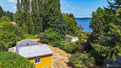 4540 NW Inverness Ct, Bremerton, WA 98312