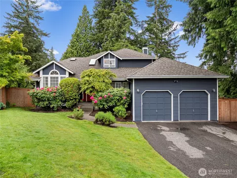 8221 122nd Ave NE, Kirkland, WA 98033