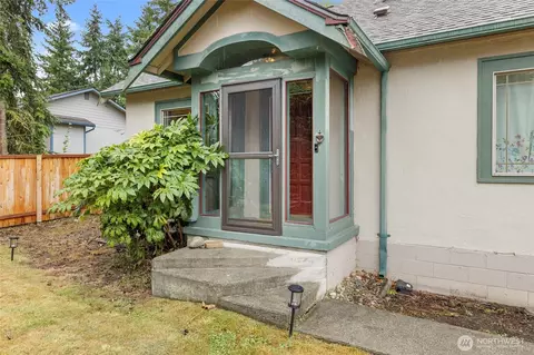 811 N 18th St, Mount Vernon, WA 98273